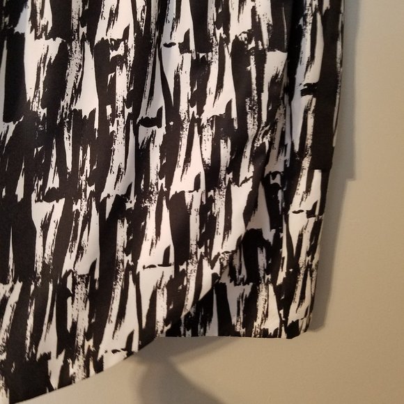 Banana Rebublic Black/White Mini Wrap Skirt Size 2 - Picture 2 of 6